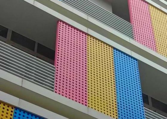Dış Duvar Dekorasyonu için Renkli PVC Kaplamalı Delikli Alüminyum Levha