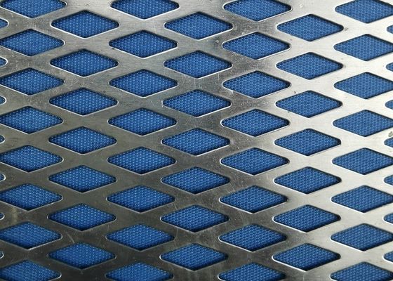 Renk ve kaplama seçenekleriyle özelleştirilmiş delikli ağ panelleri