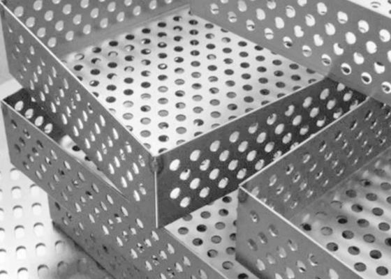 0Endüstriyel ekipman ve filtreler için özel delik desenleri ile.2mm-10mm kalınlığında paslanmaz çelik delikli metal levha