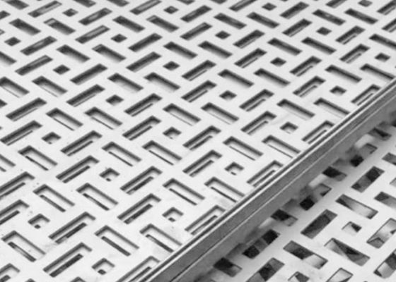 0Endüstriyel ekipman ve filtreler için özel delik desenleri ile.2mm-10mm kalınlığında paslanmaz çelik delikli metal levha