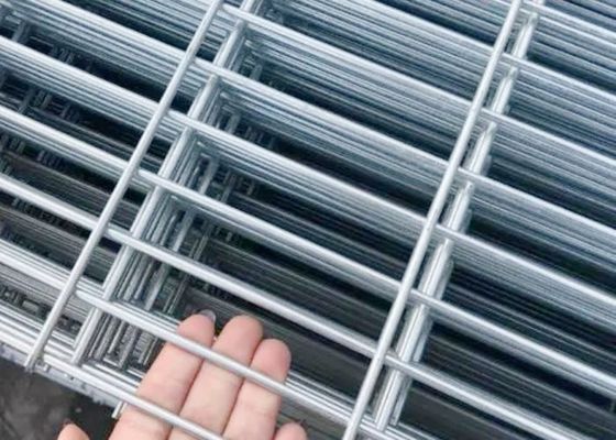 Takviye için Tekdüze Örgü Boyutuna Sahip 4&#39; X 8&#39; Galvanizli Kaynaklı Tel Örgü