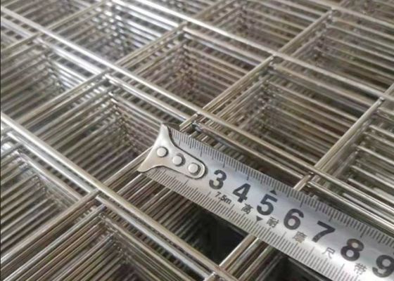 Takviye için Tekdüze Örgü Boyutuna Sahip 4&#39; X 8&#39; Galvanizli Kaynaklı Tel Örgü