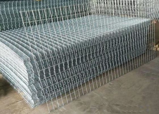 Takviye için Tekdüze Örgü Boyutuna Sahip 4&#39; X 8&#39; Galvanizli Kaynaklı Tel Örgü