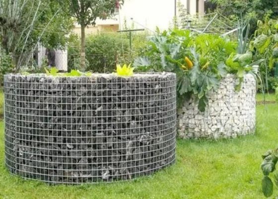 Peyzaj İnşaatında Dekoratif Gabion Olarak Kullanılan Ağır Kaynaklı Tel Örgü