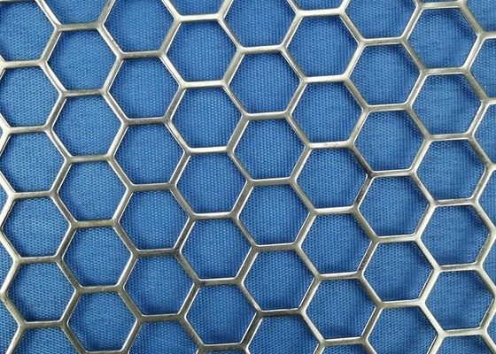 Renk ve kaplama seçenekleriyle özelleştirilmiş delikli ağ panelleri