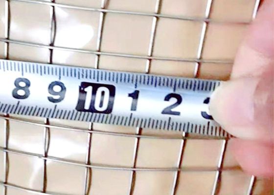 Elektrikli galvanizli kaynaklı tel örgütü, hayvan çitleri için 50M uzunluğunda