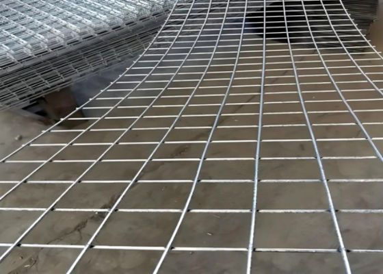 Özelleştirilebilir Dayanıklı Sıcak Battırılmış Galvanizli Kaynaklı Tel Ağı Panelleri