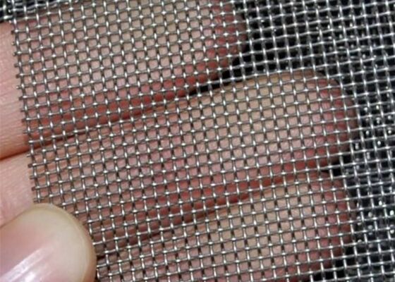 Yüksek karbonlu çelik düzgen şeklinde 12 x 12 dişli, endüstriyel alanda olağanüstü dayanıklılık ve istikrar sağlamak için tasarlanmıştır.