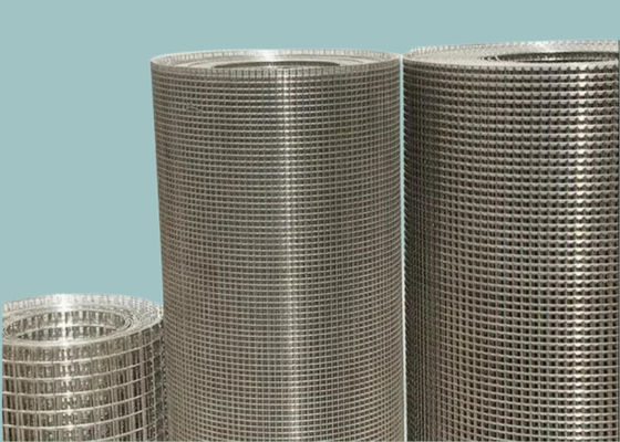 ASTM Standart Galvanizli Kaynaklı Tel Çit Hasır Ruloları 3fts 4fts Genişlik