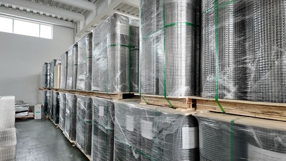 20m Kaynaklı Tel Örgü Ruloları Yüksek Korozyon Direnci Özellikli, Çit Güçlendirme ve Güvenlik Çözümleri İçin İdeal