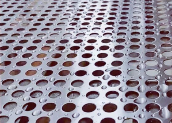 Çekim gücü 250 ila 550 MPa Perforasyonlu Metal Panel İsteğe göre özelleştirme ve çoklu endüstriyel kullanımlar için çok yönlü seçenek